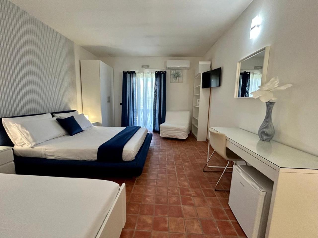 Dolce Basilico Bed & Breakfast อากรอโปลี ภายนอก รูปภาพ